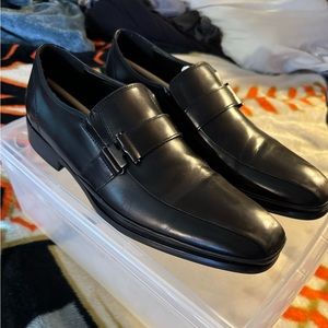 Kenneth Cole Zap leather loafers with single strap over